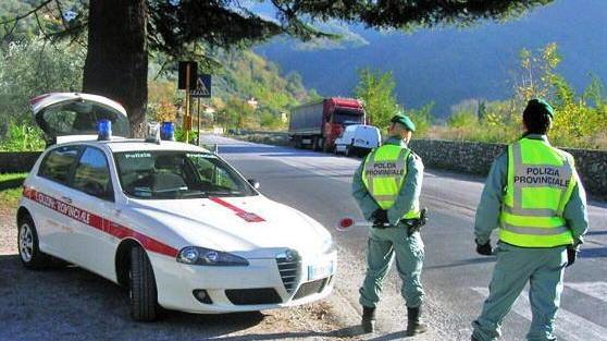 Guidava l’auto ma la patente gli era stata revocata