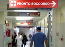 Bimba di 10 anni salva un anziano caduto in un burrone 