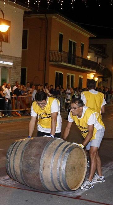 Al palio delle botti di Orentano è subito record il successo finale va al gruppo “ Calcetto Insieme”