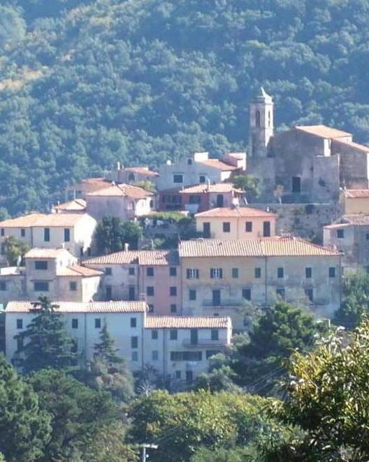 Atti vandalici nel centro di Poggio 
