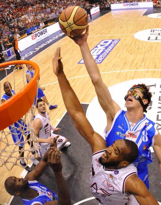 Prime sgambate per la Dinamo in attesa degli stranieri