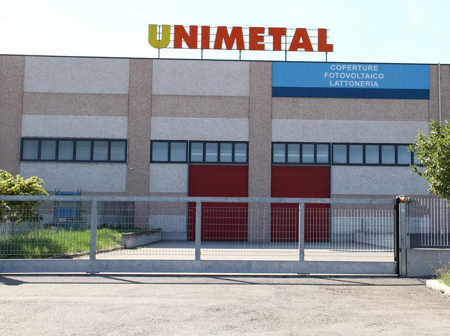 I carabinieri mettono in fuga i ladri 