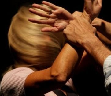 Perseguita l’ex e la fa finire in ospedale 