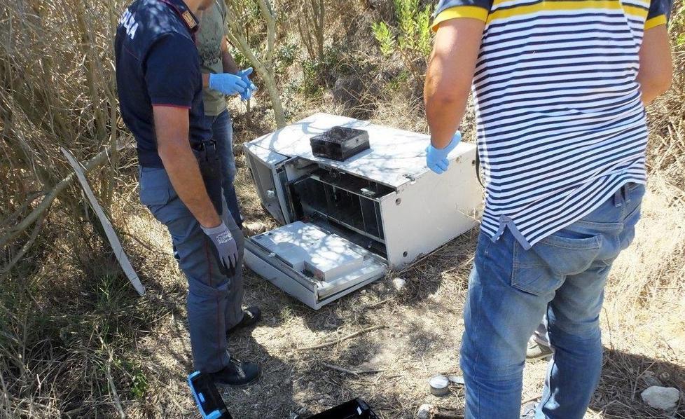 Colpo da Auchan: drone "vede" bancomat a Truncu Reale 