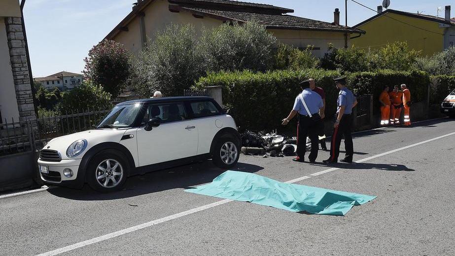 I funerali del motociclista nella chiesa di S. Maria della Neve