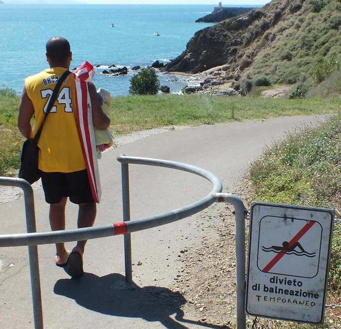 Al mare col divieto di balneazione 