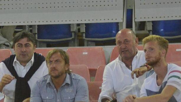 Colpo di scena, Camilli torna in sella