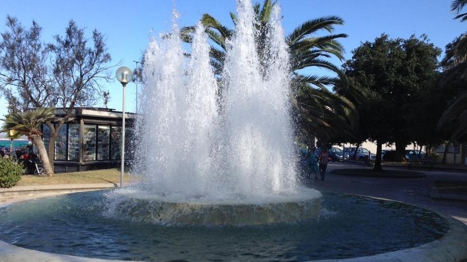 In piazza si riattivano le fontane