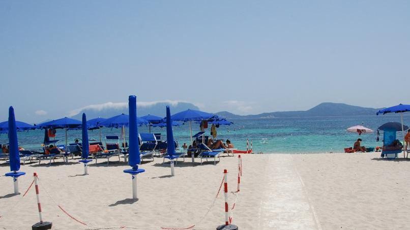 Barriere sulle spiagge, il mare vietato ai disabili