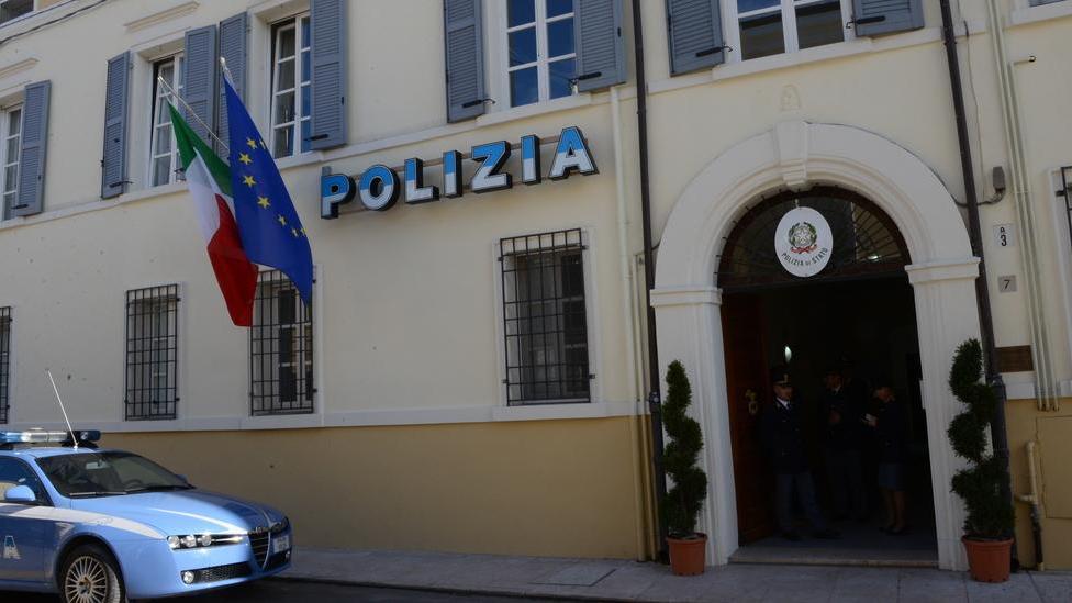 Rapina un minorenne, arrestato