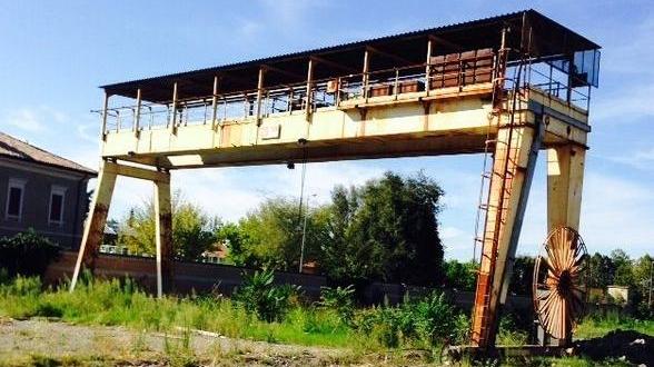 Reggiane, ruba il rame da un carro ponte