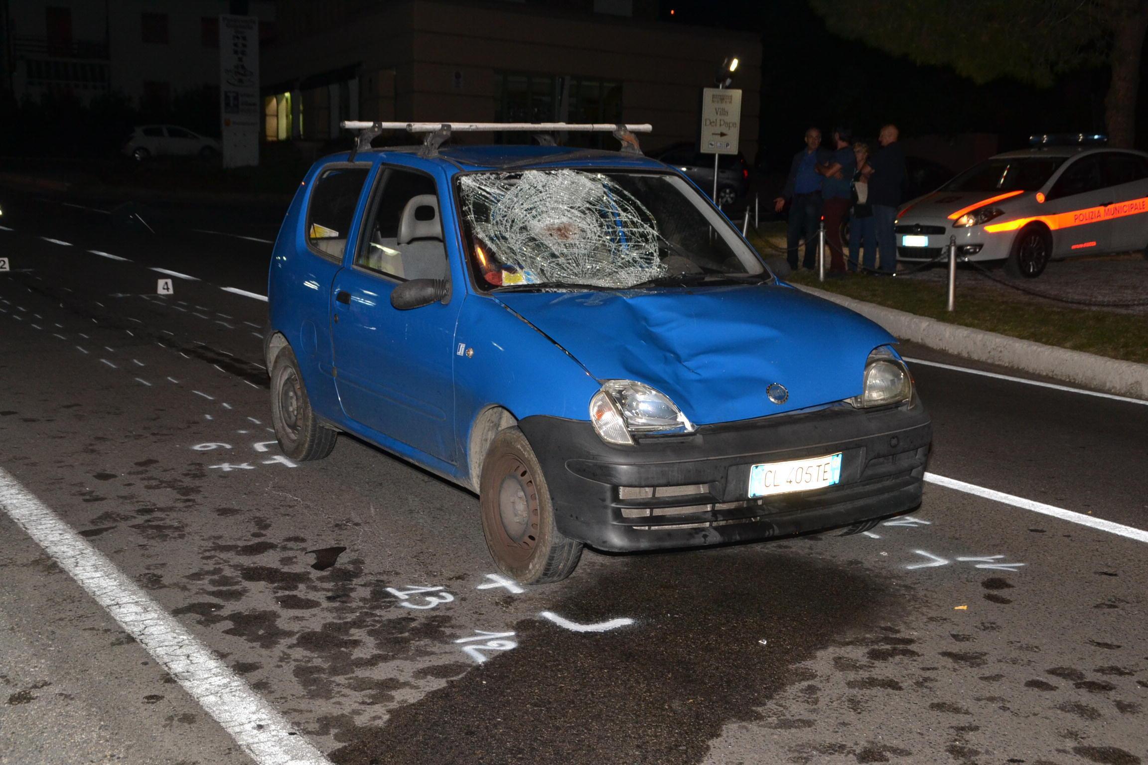 Muore travolta da un’auto mentre attraversa