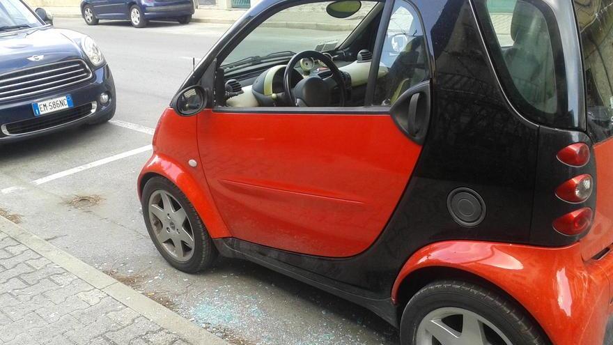 Raid dei ladri nelle auto in sosta in Darsena a Viareggio