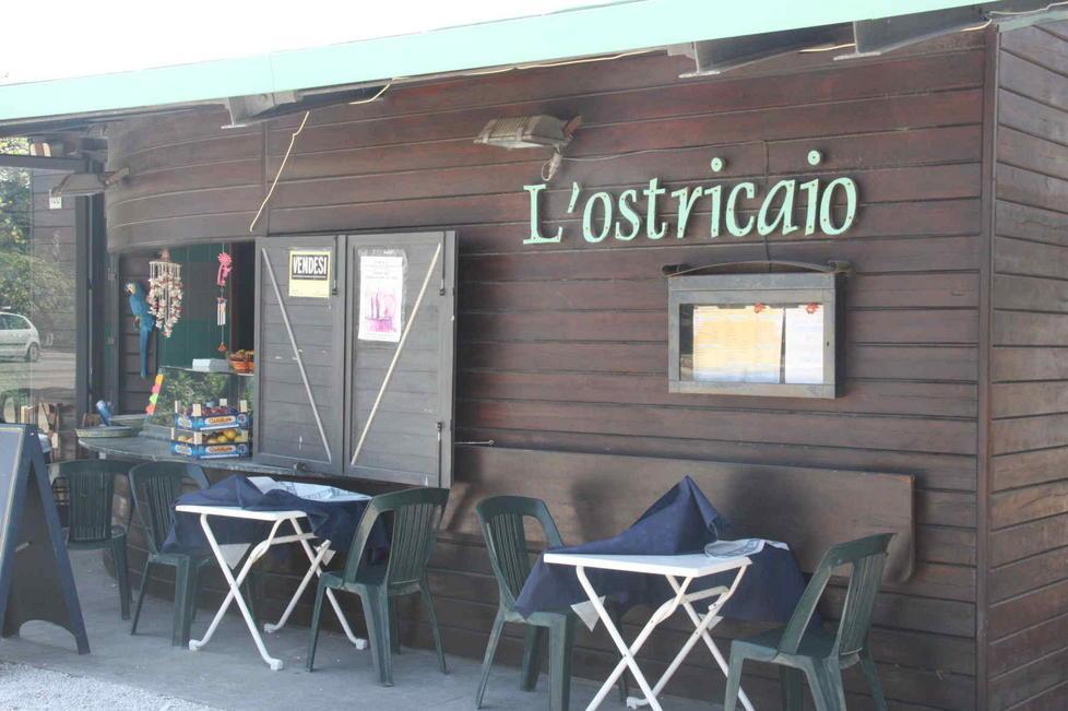 Volano pugni e bicchieri all’Ostricaio, quattro denunciati 