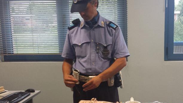 Nello zaino aveva una boutique del taroccato