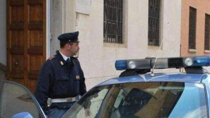 Rapina due orecchini: arrestato