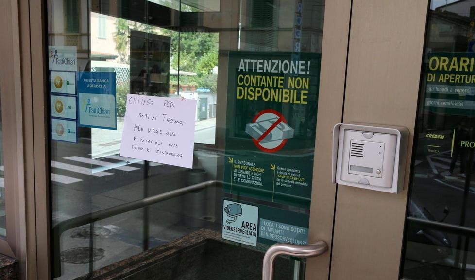 Non trova lavoro, rapina una banca e viene subito preso 