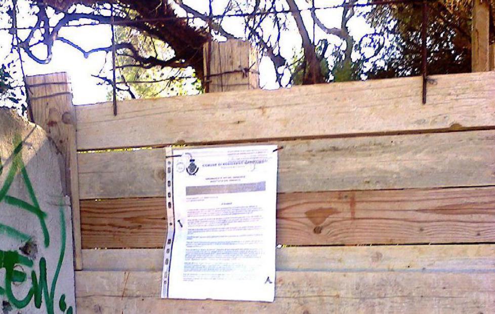 Forbici, chiuso il cancello di accesso al mare 