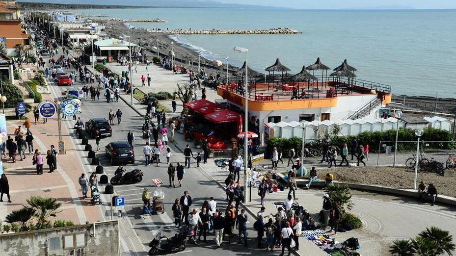 In bicicletta sul lungomare? Solo in un senso di marcia