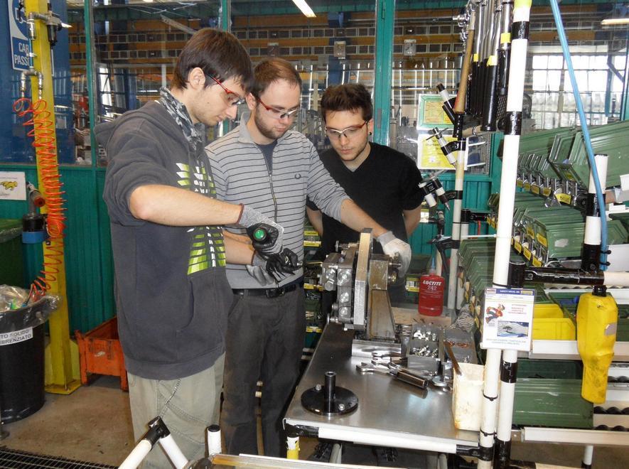 Lavoro, esperienza in azienda per i giovani 