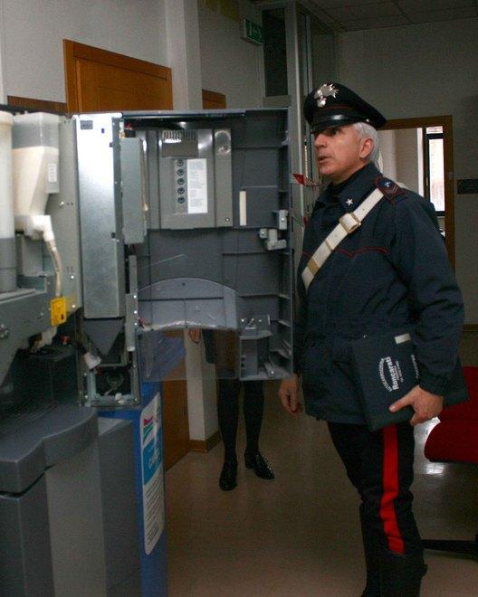 Scassinato il distributore negli uffici dell’assessorato