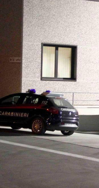 Spariti 3 autocarri dal parcheggio 