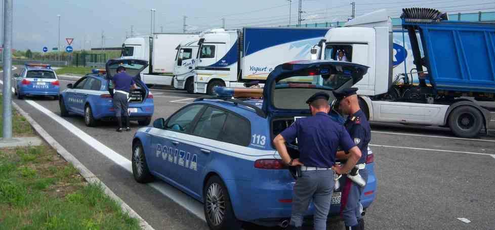 Controlli a raffica sui Tir uno su tre è irregolare 