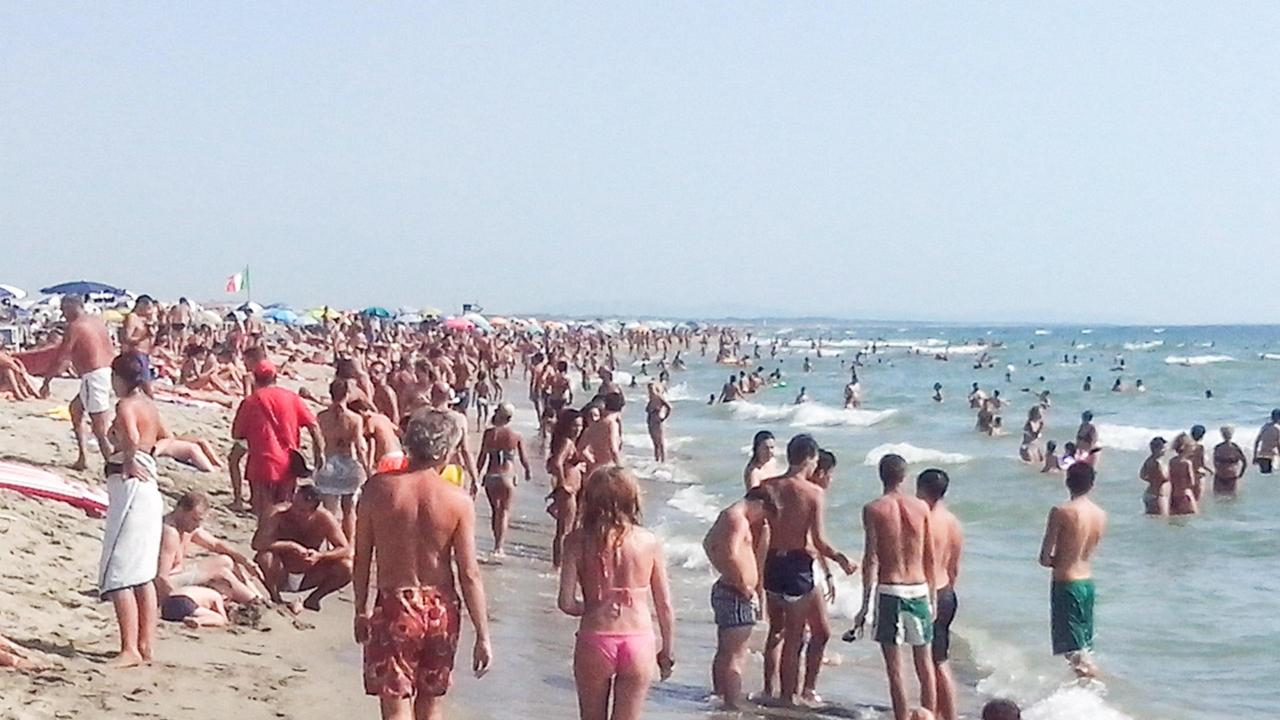 Rapinava con la minaccia dell’acido, arrestato