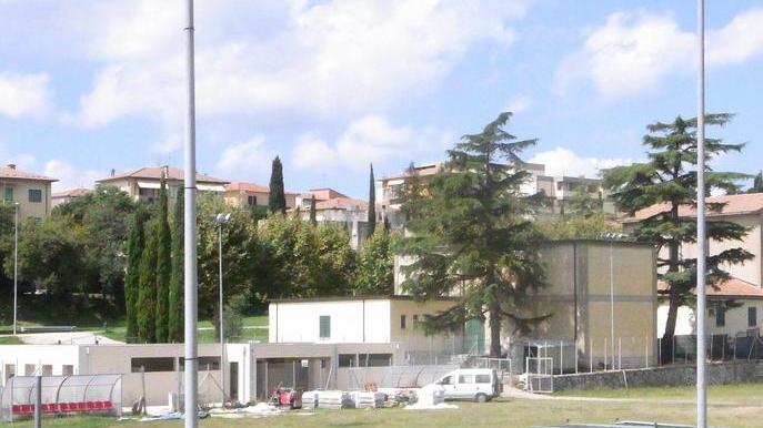 Il costo raddoppiato del campo sportivo fa litigare in Comune
