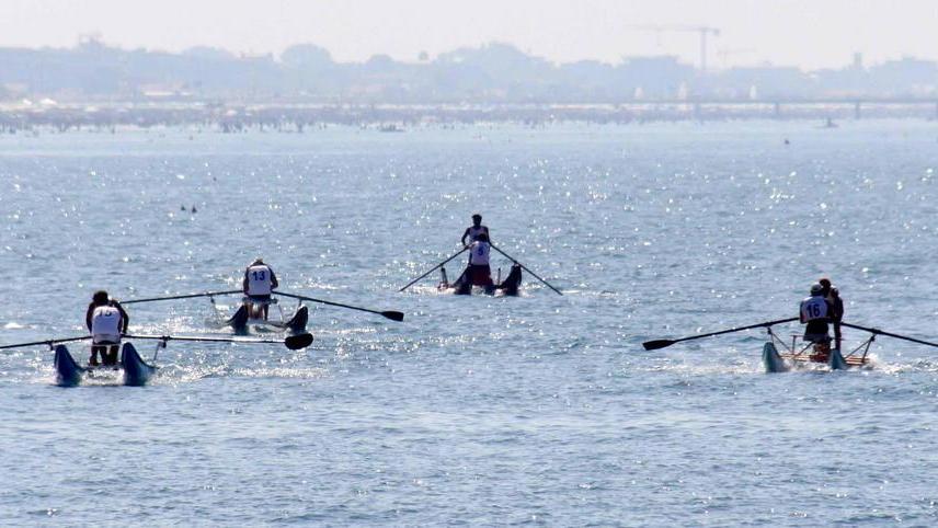 Mare troppo agitato rinviato il Palio dei Bagni