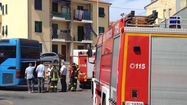 L’autobus va a fuoco, ma è un falso allarme
