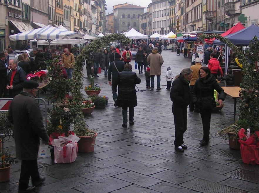 Pescia Antiqua in piazza Mazzini 