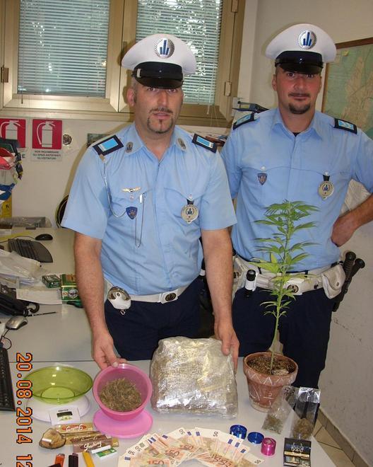Sequestrato un chilo di marijuana 
