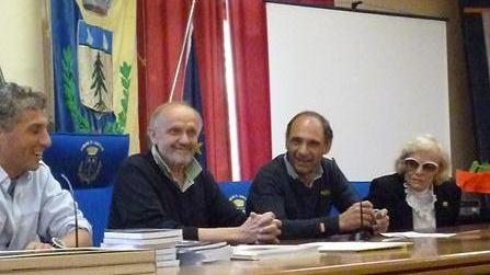 L'appello: "Rossi, non ci sono solo i balneari"