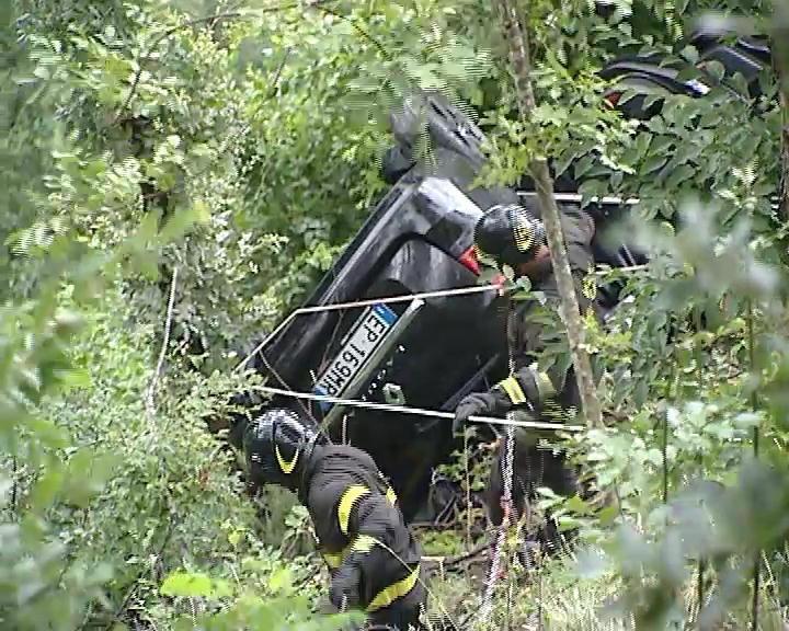Si impicca nel bosco, 20 giorni fa la moglie era morta in un incidente 
