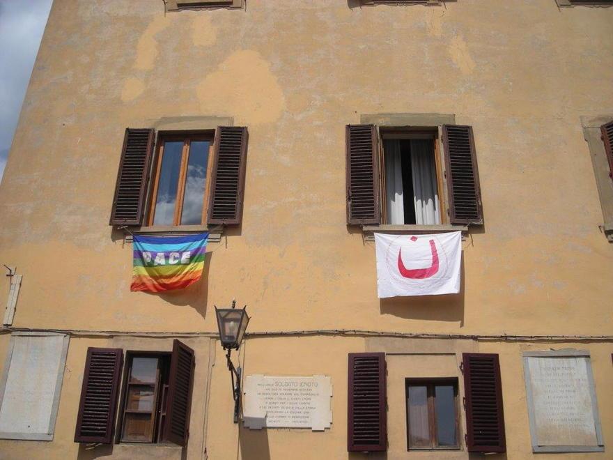 Su Castelfiorentino sventolano due bandiere per la pace 
