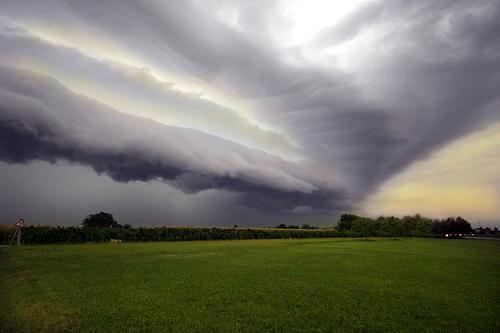 Meteo, fine settimana con l'ombrello a portata di mano