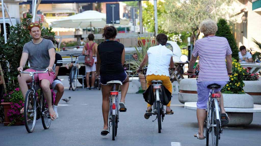Noi poveri ciclisti nell’arena di asfalto