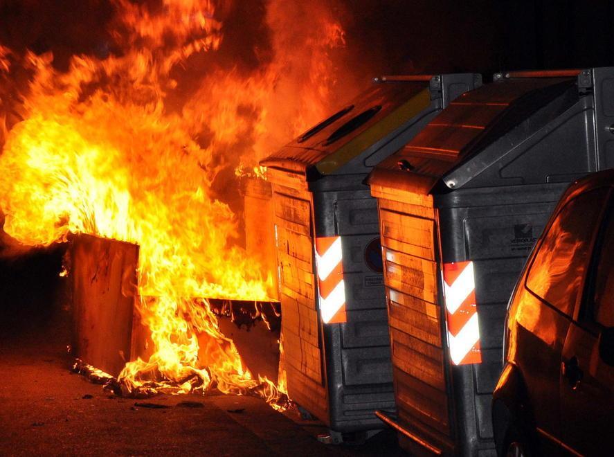 Smascherato dai carabinieri il piromane dei cassonetti 