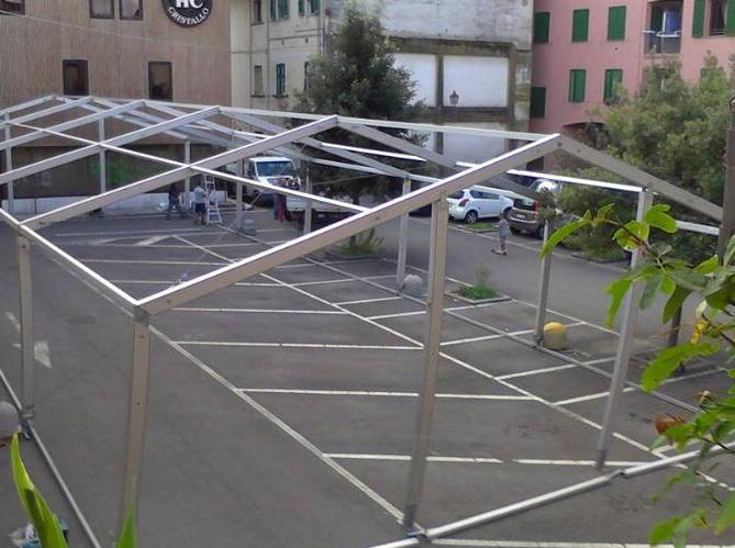 «Lo stand degli Spensierati toglie parcheggi» 