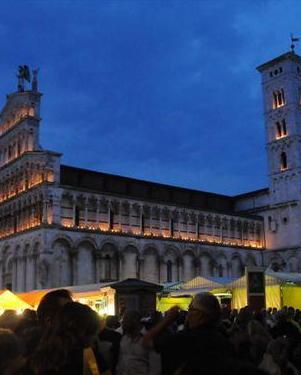 Piazza S. Michele non ancora pronta per accogliere i mercati