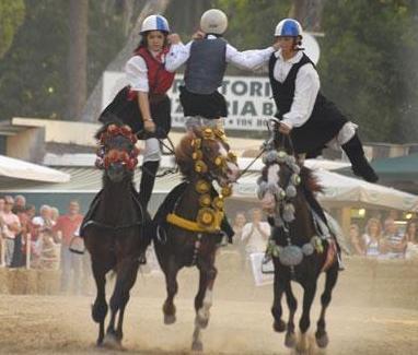 Domani acrobazie a cavallo