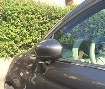 Vandalismi contro le auto in sosta 