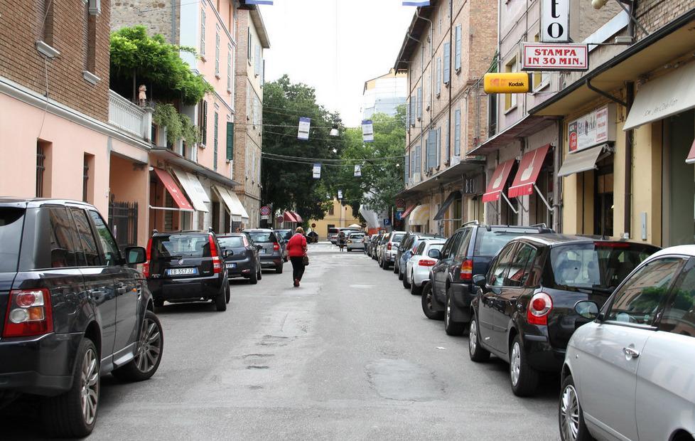 «Via Minghelli pedonale» Ma l’idea divide i vignolesi 