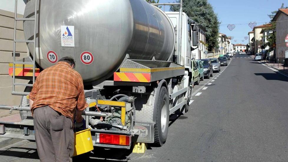 Lavori alla rete idrica, a Certaldo arrivano le autobotti