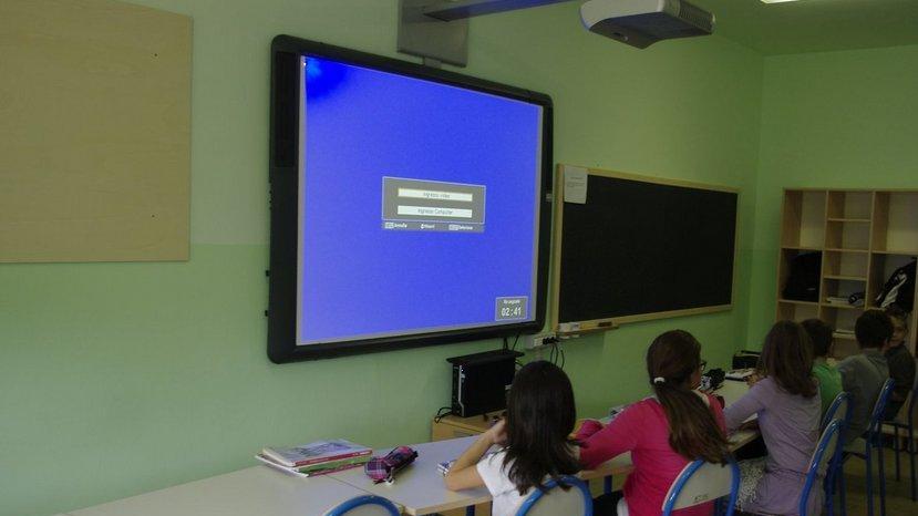 Aula multimediale alla media di Lammari