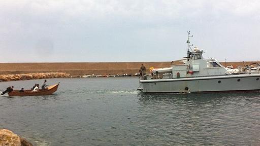 Barcone con 8 migranti soccorso davanti alle coste di Teulada 