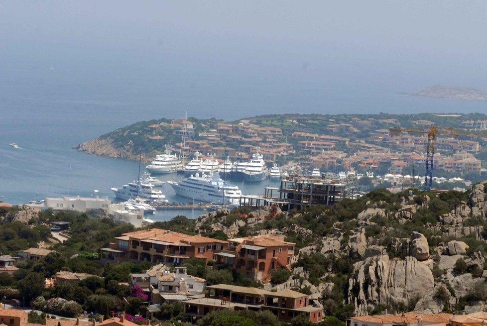 Furti in villa in Costa Smeralda, tre liguri denunciati 