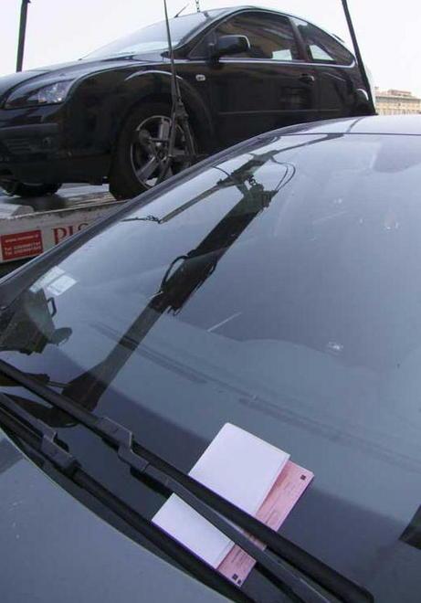 Multe false sulle auto ma proteste vere contro i vigili urbani 