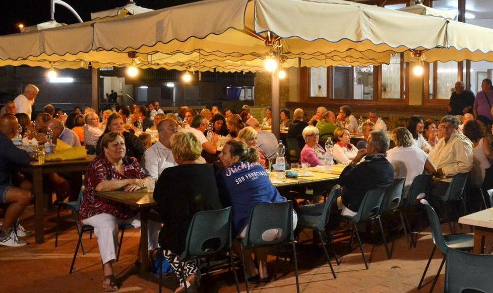 In 150 insieme a Luci e Mazzoni alla cena dei Bagni Lido